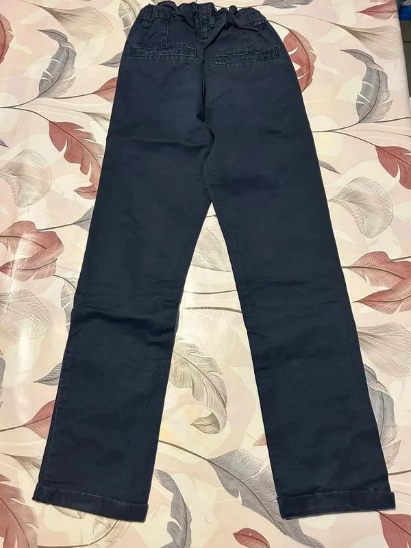 Calça 8 anos usada nos joelhos – photo 2